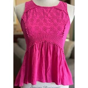Hollister sleeveless blouse with keyhole button closure S